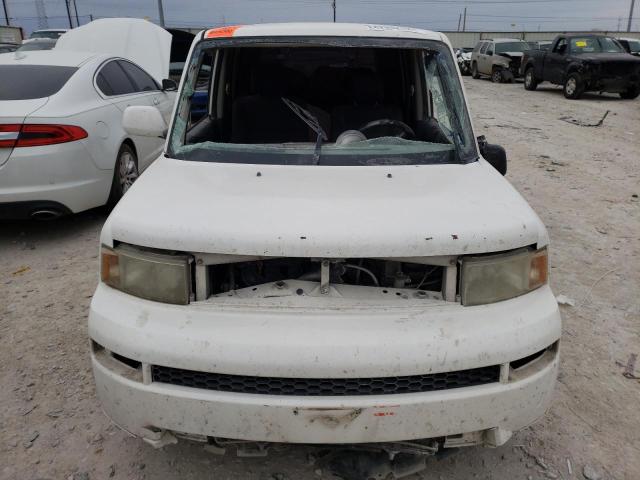 JTLKT334964036257 - 2006 TOYOTA SCION XB Weiß Foto 5