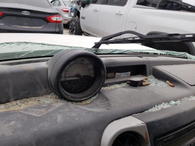 JTLKT334964036257 - 2006 TOYOTA SCION XB Weiß Foto 9