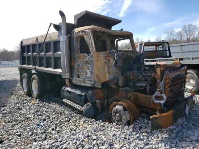 1M2AG11Y35M016456 - 2005 MACK 700 CV700 BURN photo 1