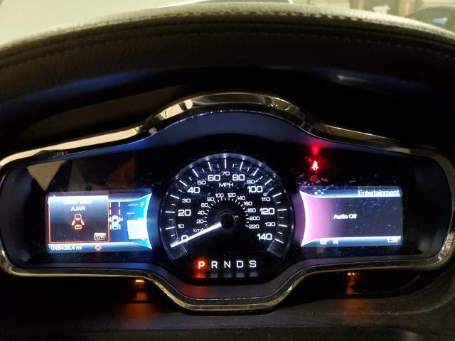 2LMHJ5AT0KBL02184 - 2019 LINCOLN MKT SILVER photo 9