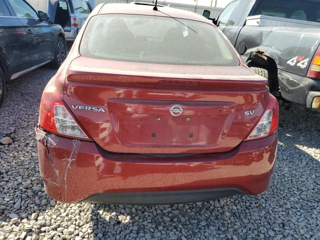 3N1CN7APXJL801335 - 2018 NISSAN VERSA S RED photo 6