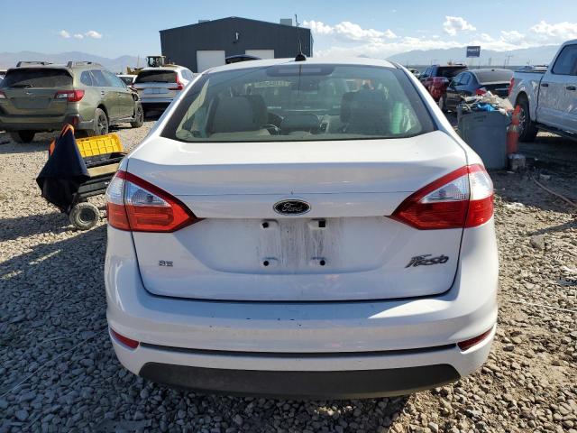 3FADP4BJ4HM168524 - 2017 FORD FIESTA SE WHITE photo 6