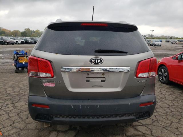 5XYKUDA2XBG055556 - 2011 KIA SORENTO EX GRAY photo 6