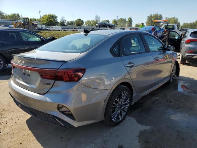 3KPF54AD1PE574550 - 2023 KIA FORTE GT LINE GRAY photo 3