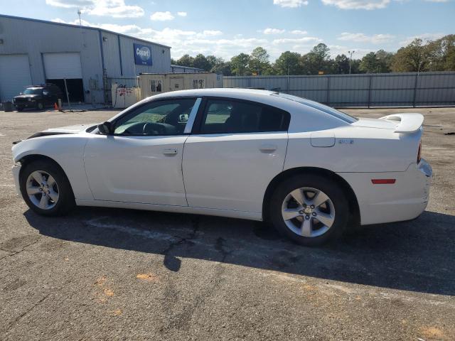 2B3CL3CG5BH576651 - 2011 DODGE CHARGER WHITE photo 2