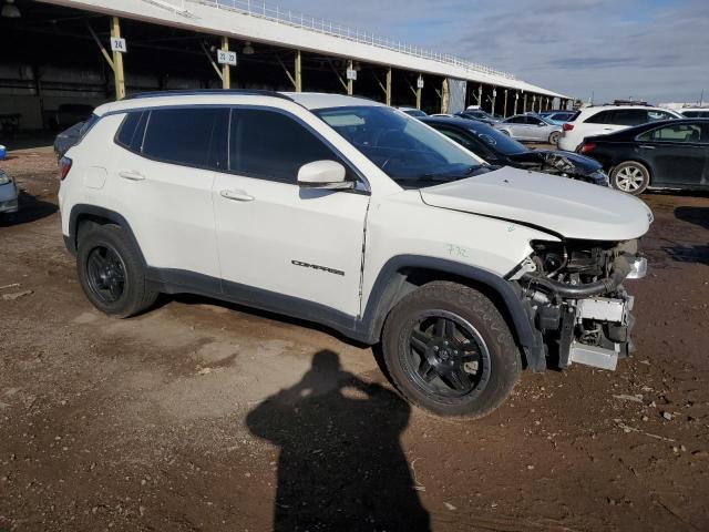 3C4NJDCB1KT620949 - 2019 JEEP COMPASS LIMITED WHITE photo 4