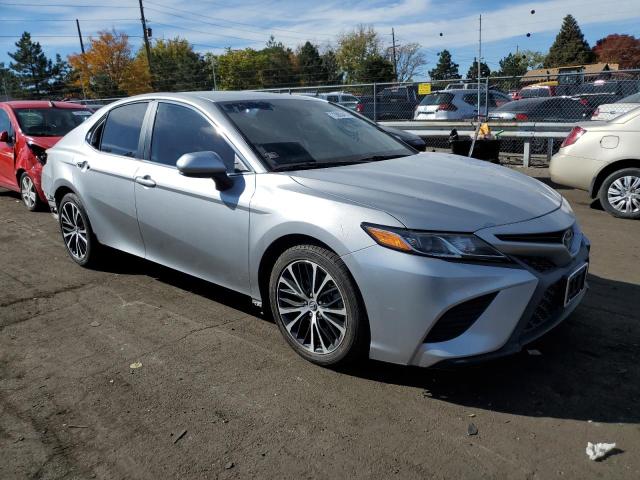 4T1B11HK5KU698484 - 2019 TOYOTA CAMRY L SILVER photo 4