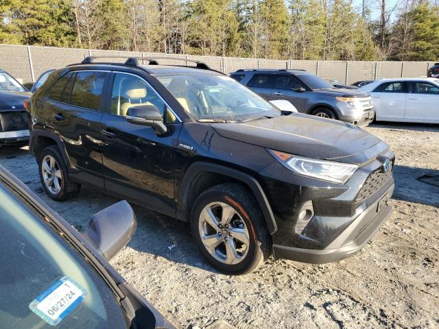 4T3B6RFV2MU043383 - 2021 TOYOTA RAV4 XLE PREMIUM BLACK photo 4