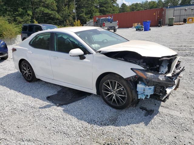 4T1G11AK4RU858588 - 2024 TOYOTA CAMRY SE NIGHT SHADE WHITE photo 4