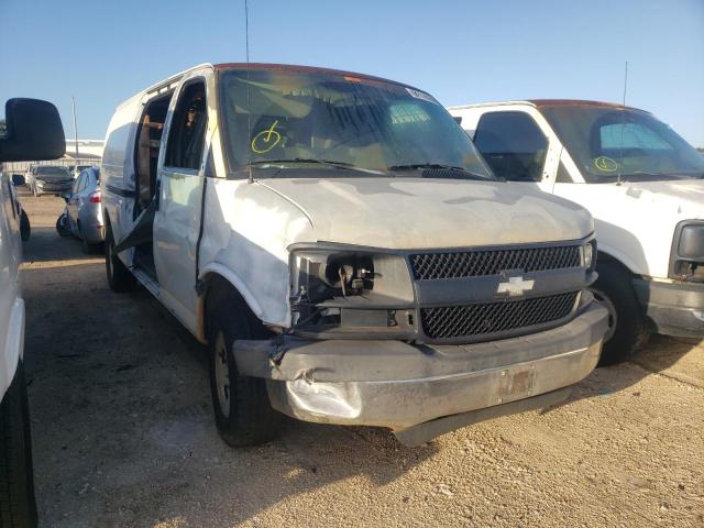 1GCGG29V971126737 - 2007 CHEVROLET EXPRESS G2 WHITE photo 4