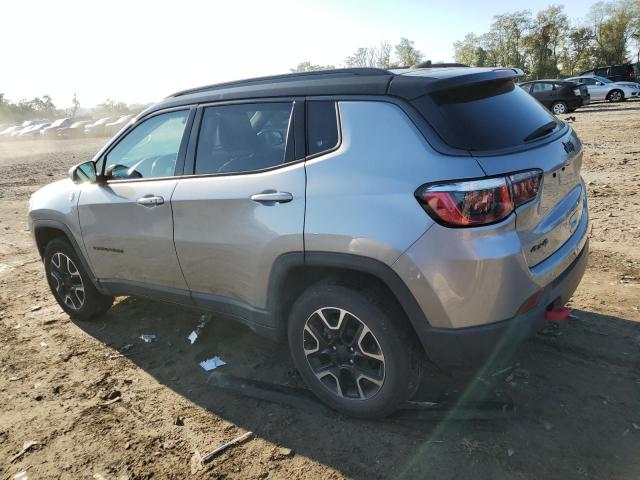 3C4NJDDB9KT785579 - 2019 JEEP COMPASS TRAILHAWK SILVER photo 2