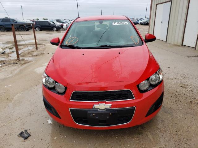1G1JA6SH3F4157104 - 2015 CHEVROLET SONIC LS წითელი ფოტო 5
