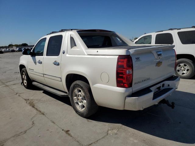 3GNMCGE04DG169571 - 2013 CHEVROLET AVALANCHE LTZ BEIGE photo 2