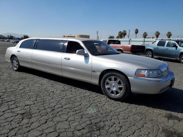 1L1FM88W46Y645070 - 2006 LINCOLN TOWN CAR EXECUTIVE SILVER photo 4