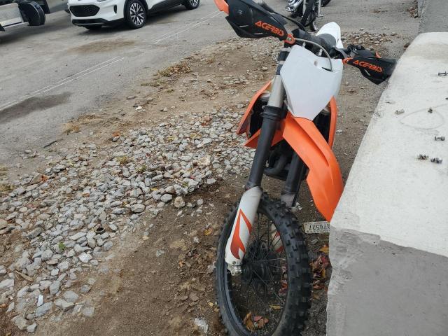 VBKSXK437LM120927 - 2020 KTM 250 SX-F ORANGE photo 2