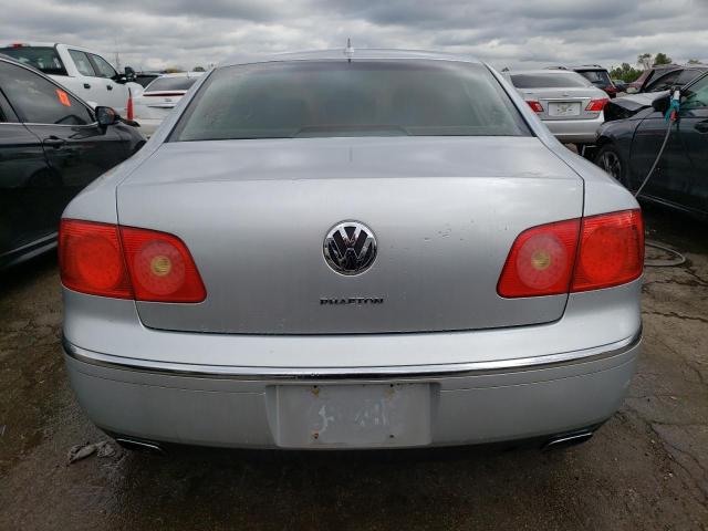 WVWAF03D158004715 - 2005 VOLKSWAGEN PHAETON 4.2 SILVER photo 6