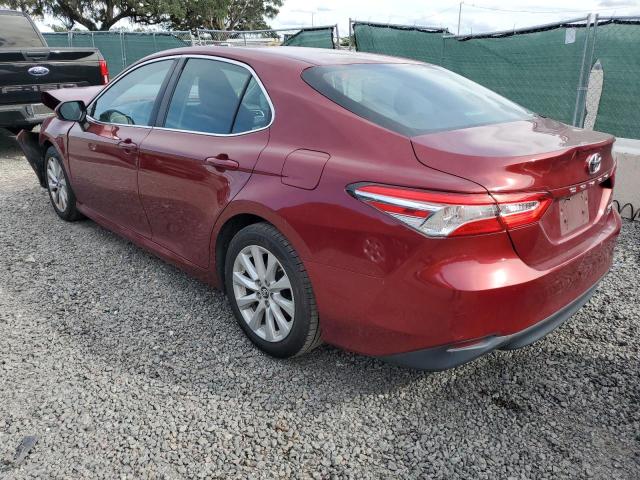 4T1B11HK0JU557529 - 2018 TOYOTA CAMRY L MAROON photo 2