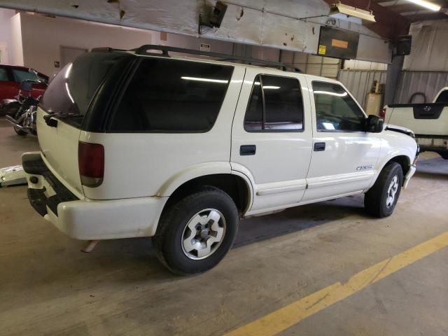 1GNDT13X14K156878 - 2004 CHEVROLET BLAZER WHITE photo 3