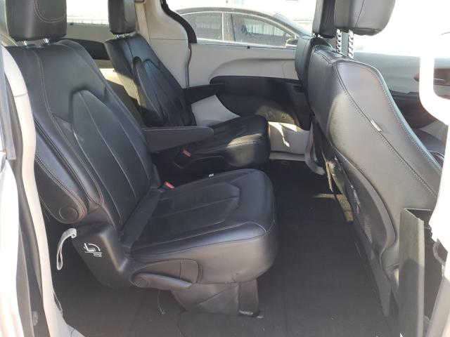 2C4RC1BG8JR122742 - 2018 CHRYSLER PACIFICA TOURING L SILVER photo 11