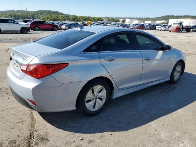 5NPEB4AC1EH818671 - 2014 HYUNDAI SONATA GLS SILVER photo 3