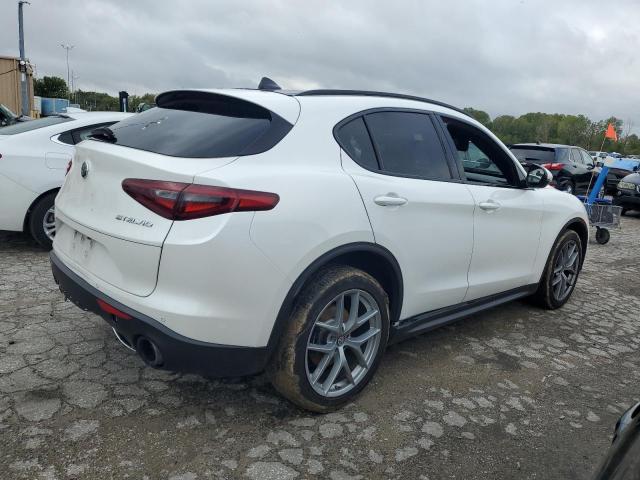 ZASFAKNN6J7B64585 - 2018 ALFA ROMEO STELVIO TI SPORT WHITE photo 3