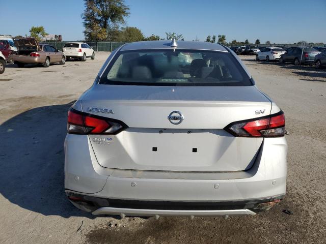 3N1CN8EV7LL862515 - 2020 NISSAN VERSA SV SILVER photo 6