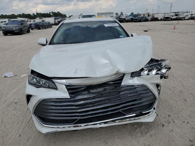 4T1JA1AB6MU007682 - 2021 TOYOTA AVALON XLE WHITE photo 5