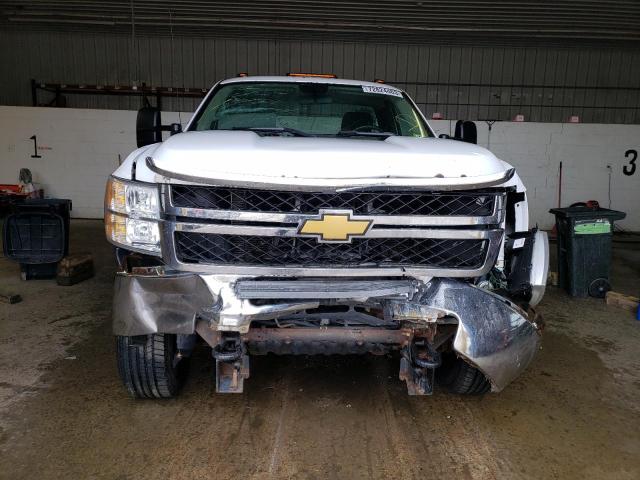 1GC0KVCG4CZ122490 - 2012 CHEVROLET SILVERADO K2500 HEAVY DUTY WHITE photo 5