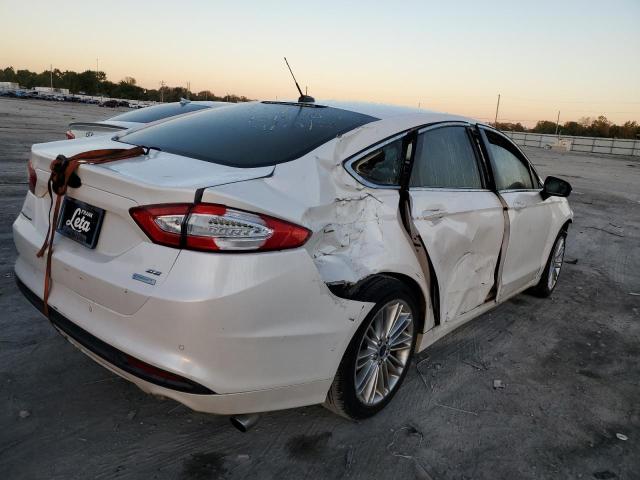 3FA6P0HD2GR186315 - 2016 FORD FUSION SE WHITE photo 3