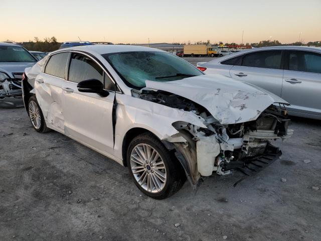 3FA6P0HD2GR186315 - 2016 FORD FUSION SE WHITE photo 4