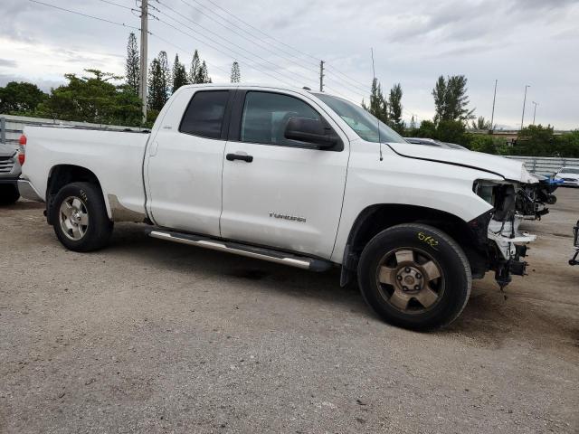 5TFRM5F11EX070775 - 2014 TOYOTA TUNDRA DOUBLE CAB SR/SR5 WHITE photo 4