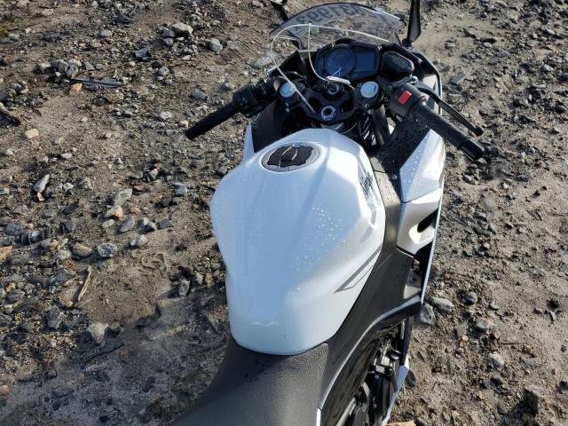 JKAEXKG13PDAL8818 - 2023 KAWASAKI EX400 WHITE photo 5