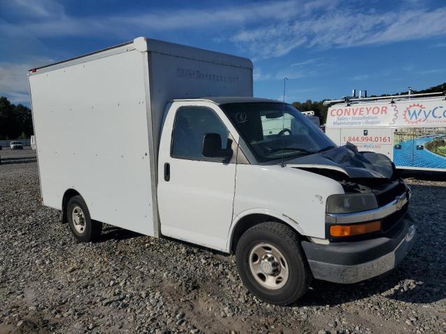 1GB0G2BA0C1113639 - 2012 CHEVROLET EXPRESS G3 WHITE photo 4