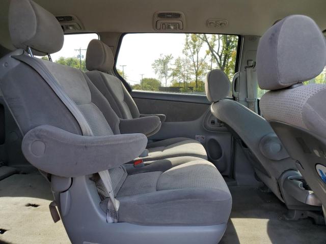 5TDZK23CX8S134378 - 2008 TOYOTA SIENNA CE SILVER photo 11