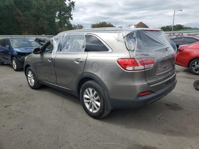 5XYPG4A35GG061634 - 2016 KIA SORENTO LX SILVER photo 2