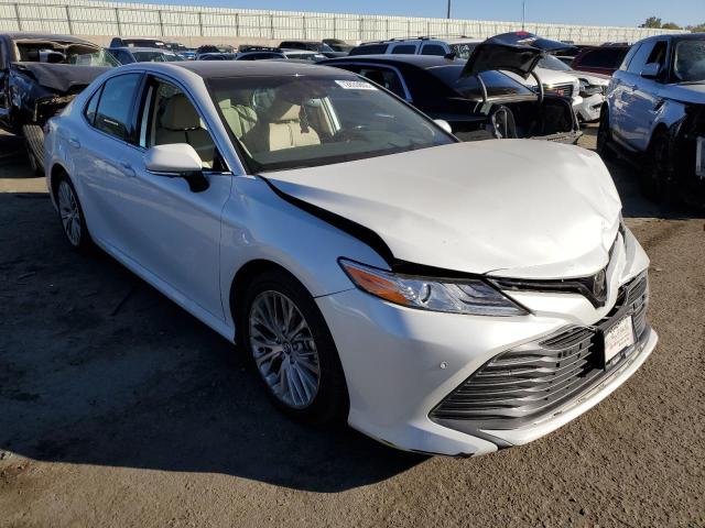 4T1F11AKXLU340147 - 2020 TOYOTA CAMRY XLE WHITE photo 4