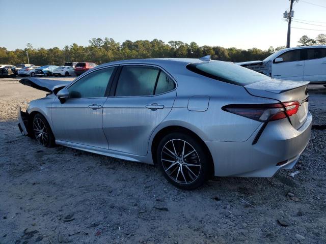 4T1G11AK0NU066075 - 2022 TOYOTA CAMRY SE SILVER photo 2