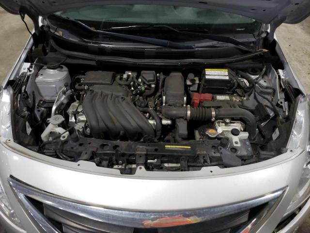 3N1CN7AP0JL804132 - 2018 NISSAN VERSA S SILVER photo 11