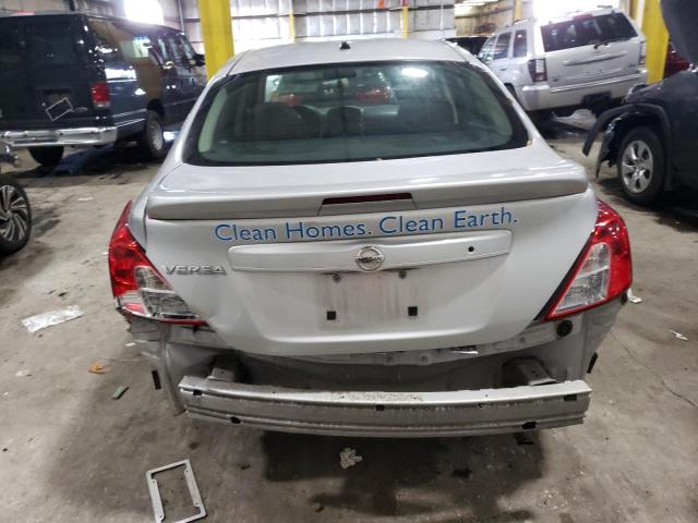 3N1CN7AP0JL804132 - 2018 NISSAN VERSA S SILVER photo 6