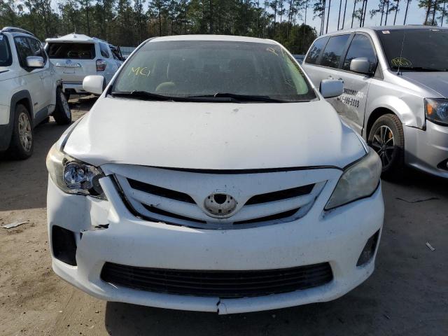 5YFBU4EE4CP045896 - 2012 TOYOTA COROLLA BASE WHITE photo 5