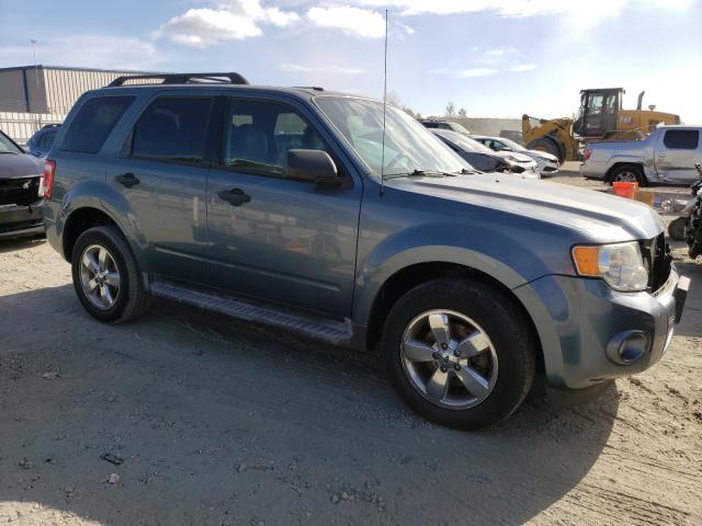 1FMCU9DG4BKA66423 - 2011 FORD ESCAPE XLT BLUE photo 4