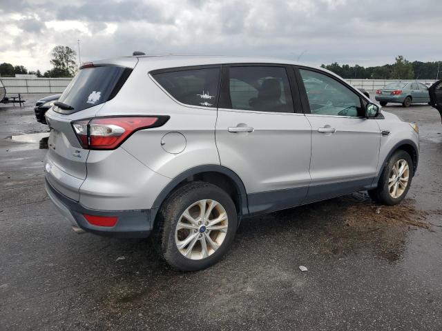 1FMCU9G9XHUB46254 - 2017 FORD ESCAPE SE SILVER photo 3