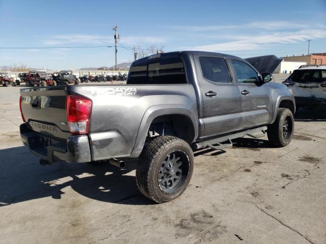 3TMCZ5AN8HM111561 - 2017 TOYOTA TACOMA DOUBLE CAB 石墨色 照片 3
