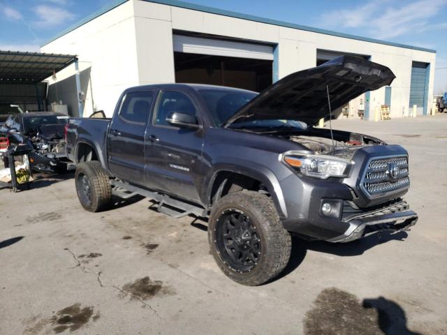 3TMCZ5AN8HM111561 - 2017 TOYOTA TACOMA DOUBLE CAB 石墨色 照片 4