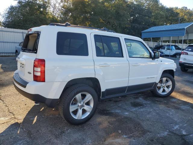 1C4NJRFB8GD664209 - 2016 JEEP PATRIOT LATITUDE WHITE photo 3