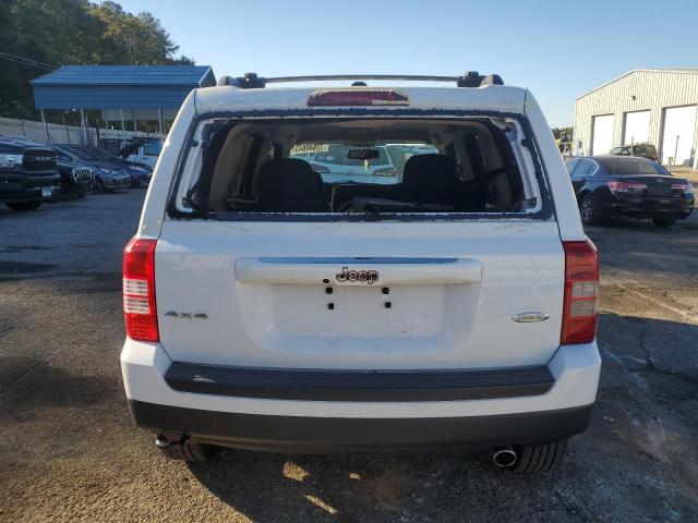 1C4NJRFB8GD664209 - 2016 JEEP PATRIOT LATITUDE WHITE photo 6