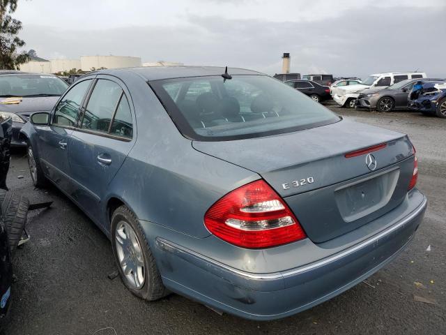 WDBUF65J64A548619 - 2004 MERCEDES-BENZ C CLASS 320 GRAY photo 2