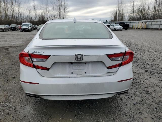 1HGCV1F35JA172611 - 2018 HONDA ACCORD SPORT WHITE photo 6