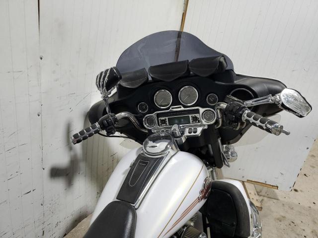 1HD1FC4107Y618081 - 2007 HARLEY-DAVIDSON FLHTCUI 白色 照片 5