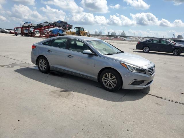 5NPE24AF6HH521796 - 2017 HYUNDAI SONATA SE GRAY photo 4